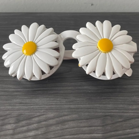 Daisy Sunglasses Circus By Sam 🥳 NWT 💙 SCRATCH FREE - Picture 5 of 13